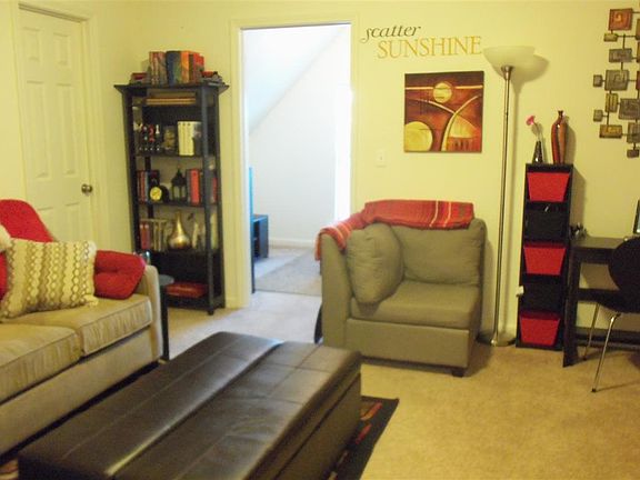 4th image of 111 Stockbridge Dr