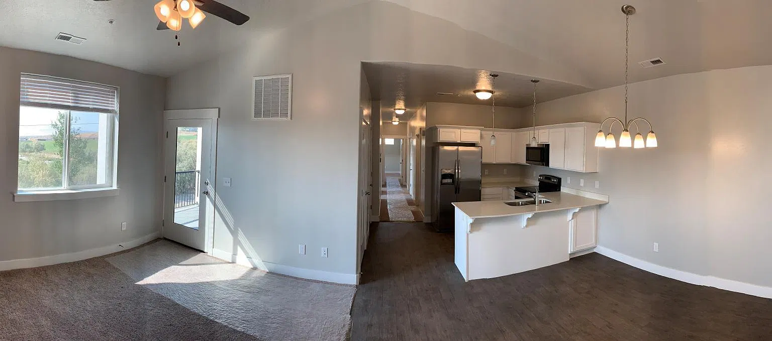 3 bed, 1271 sqft, $1,720 — Photo 3