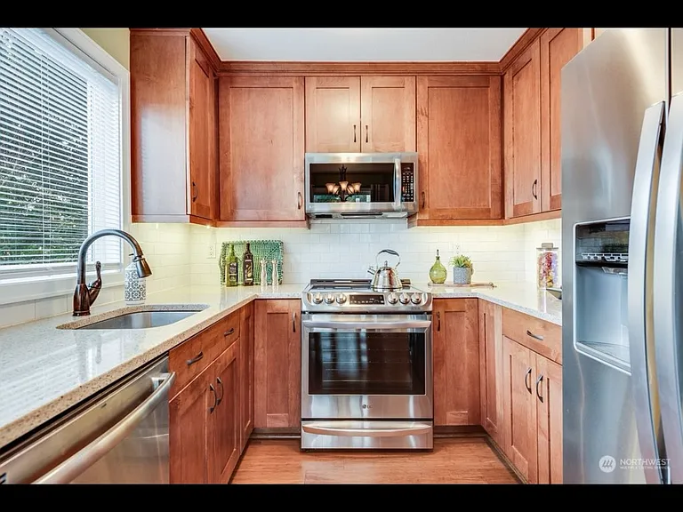 17022 128th Ln NE — Photo 2