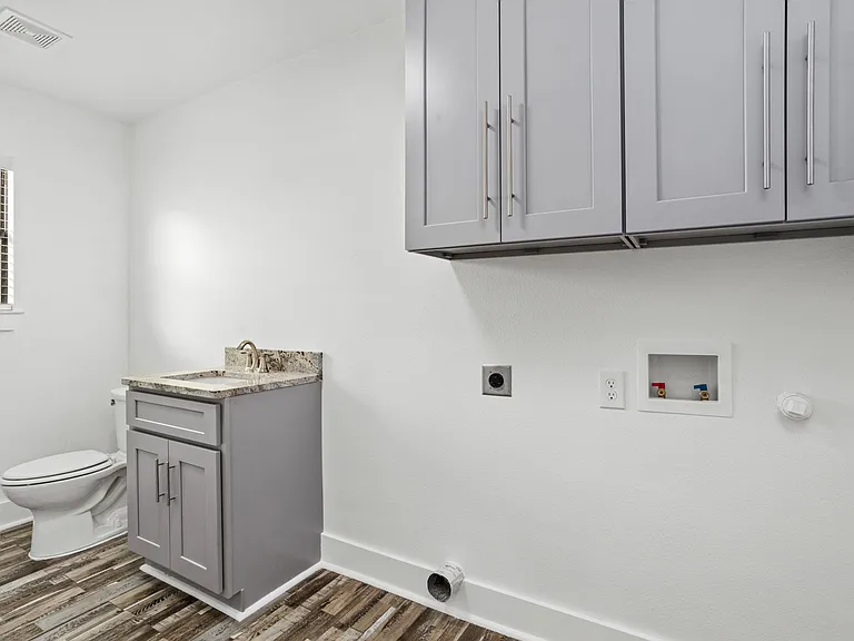 310 Creek Ln — Photo 15