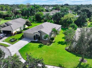 587 Cottonwood Rd, Sebastian, FL 32958