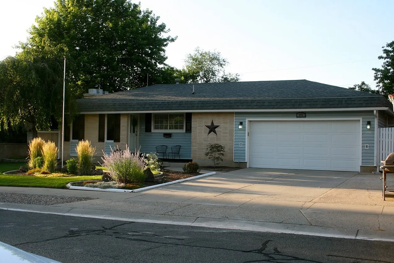 4 bed, 2094 sqft, $2,595 — Photo 1