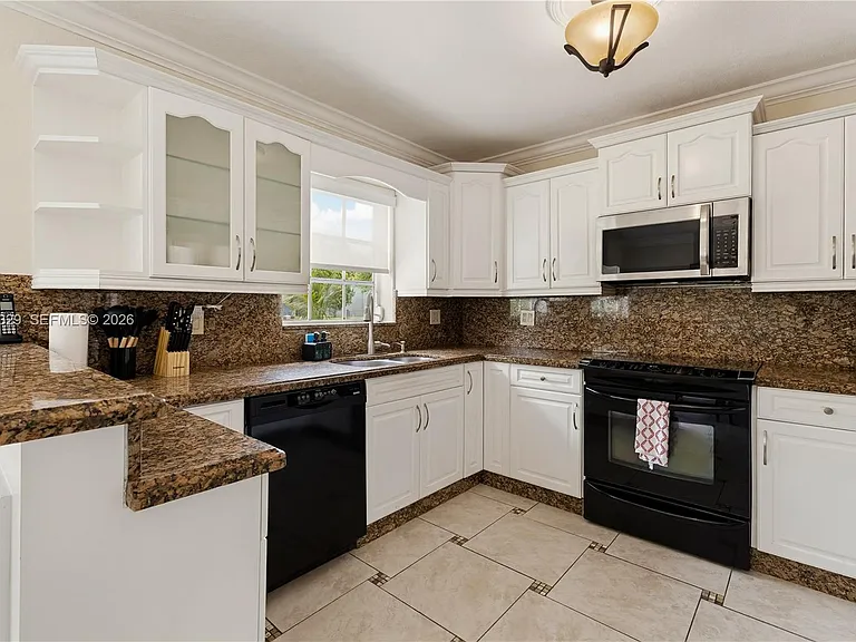 1380 Miami Springs Ave — Photo 9