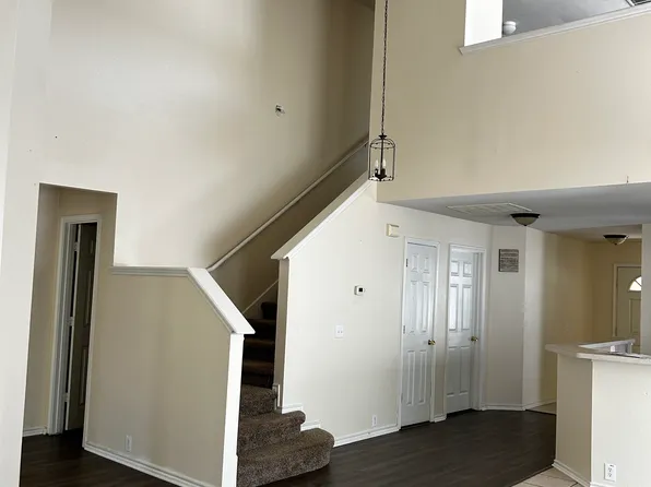 5117 Columbia Dr, Schertz, TX 78108