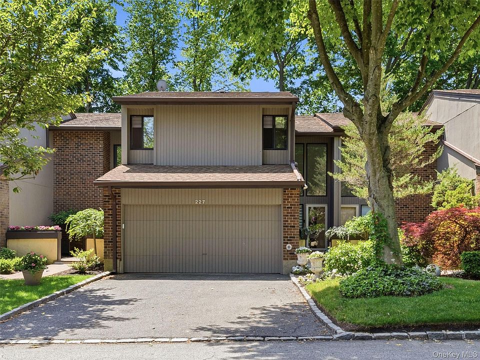 1st image of 227 Hamlet Drive