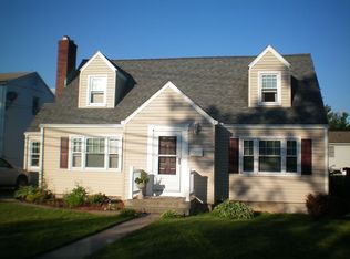 812 S Quaker Ln, West Hartford, CT 06110