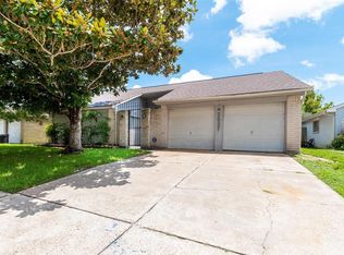 2527 Colonial Ridge Dr, Friendswood, TX 77546