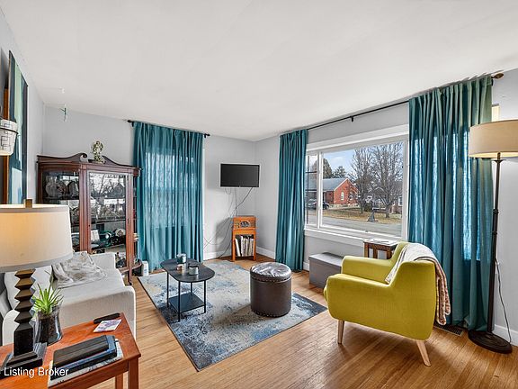 4th image of 3028 Dartmouth Ave