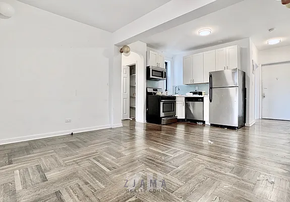 Rented by Zjama Realty Corp | media 32