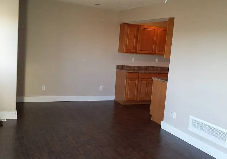 5211 45th Ave — Photo 13