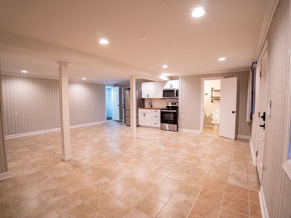 1st image of 4900 Jonquil Dr #B