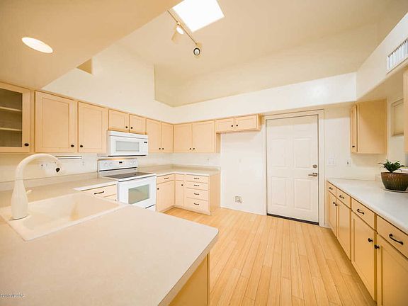 3rd image of 8778 E Kenyon Terrace Dr