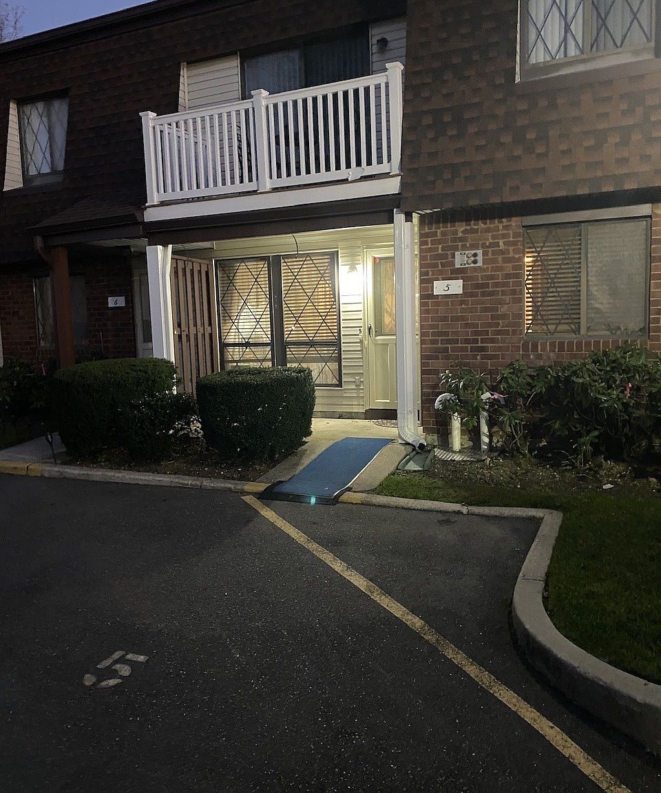 5 W Cambridge Drive UNIT 5, Copiague, NY 11726 MLS 3517293 Zillow