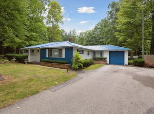 2735 N Peterson Dr, Sanford, MI 48657