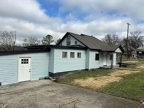2765 Sunset Ave — Photo 2