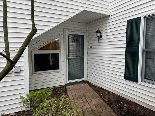 6111 Center St APT 103, Mentor, OH 44060
