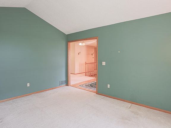 4th image of 1825 Golf View Dr