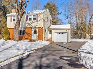 4 Villa Dr, Foxboro, MA 02035