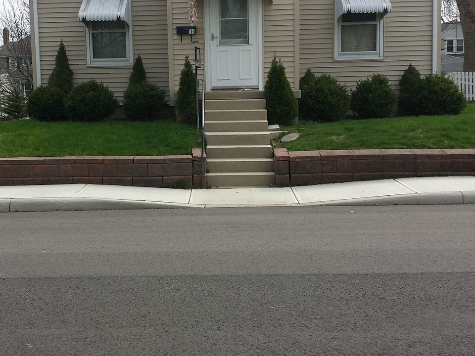1st image of 146 Irvington Ave