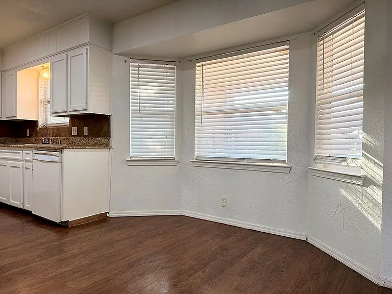 4304 Gulf Ave — Photo 6