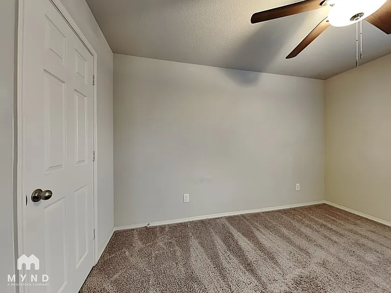 940 Pinehurst Loop — Photo 13