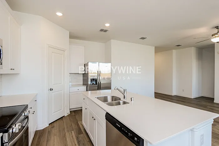 122 Jenkinson Dr — Photo 8
