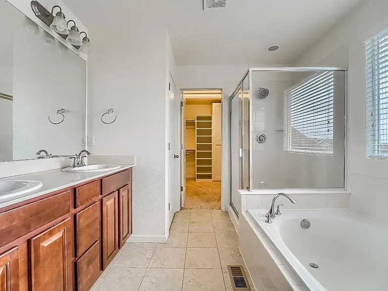 17122 Melody Dr — Photo 28