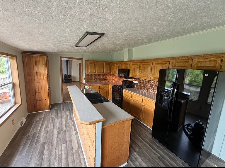 59 S Bassett Rd — Photo 2