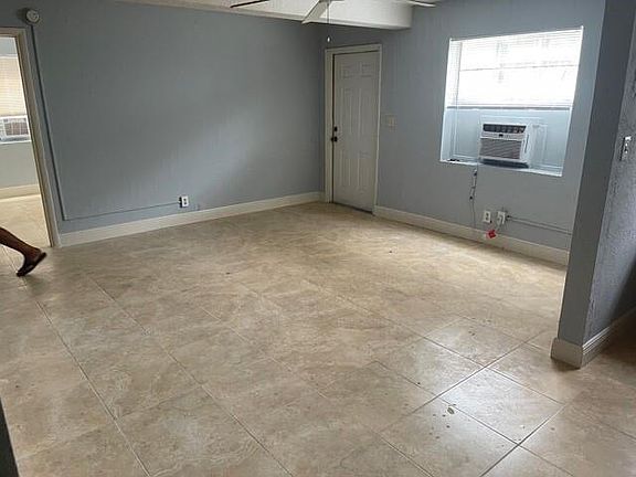 5th image of 646 Latona Avenue