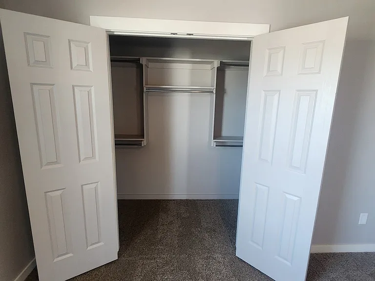 2341 N Thompkins Ave #301 — Photo 4