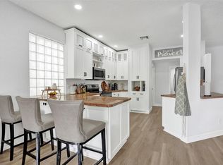 9814 NW 1st Mnr, Coral Springs, FL 33071