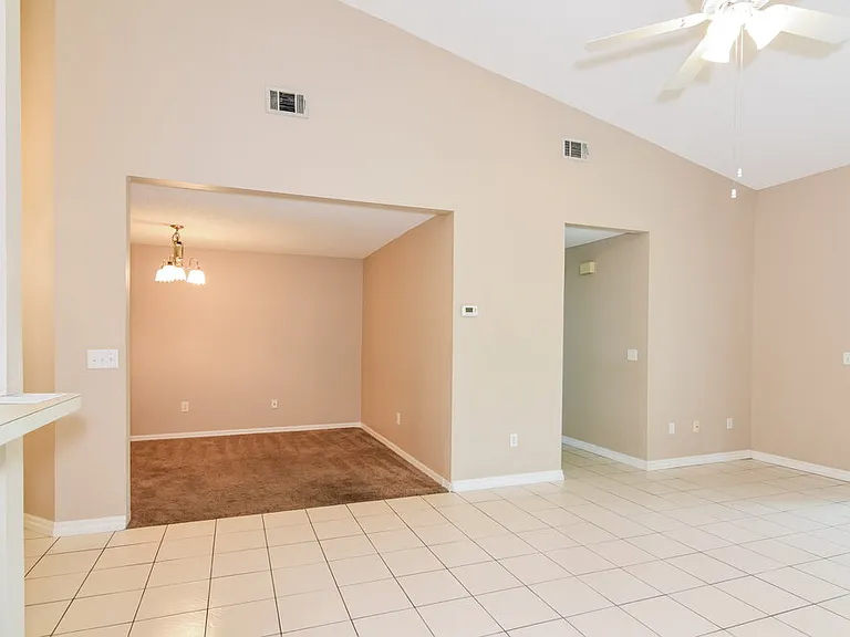 2526 Wrencrest Cir — Photo 5