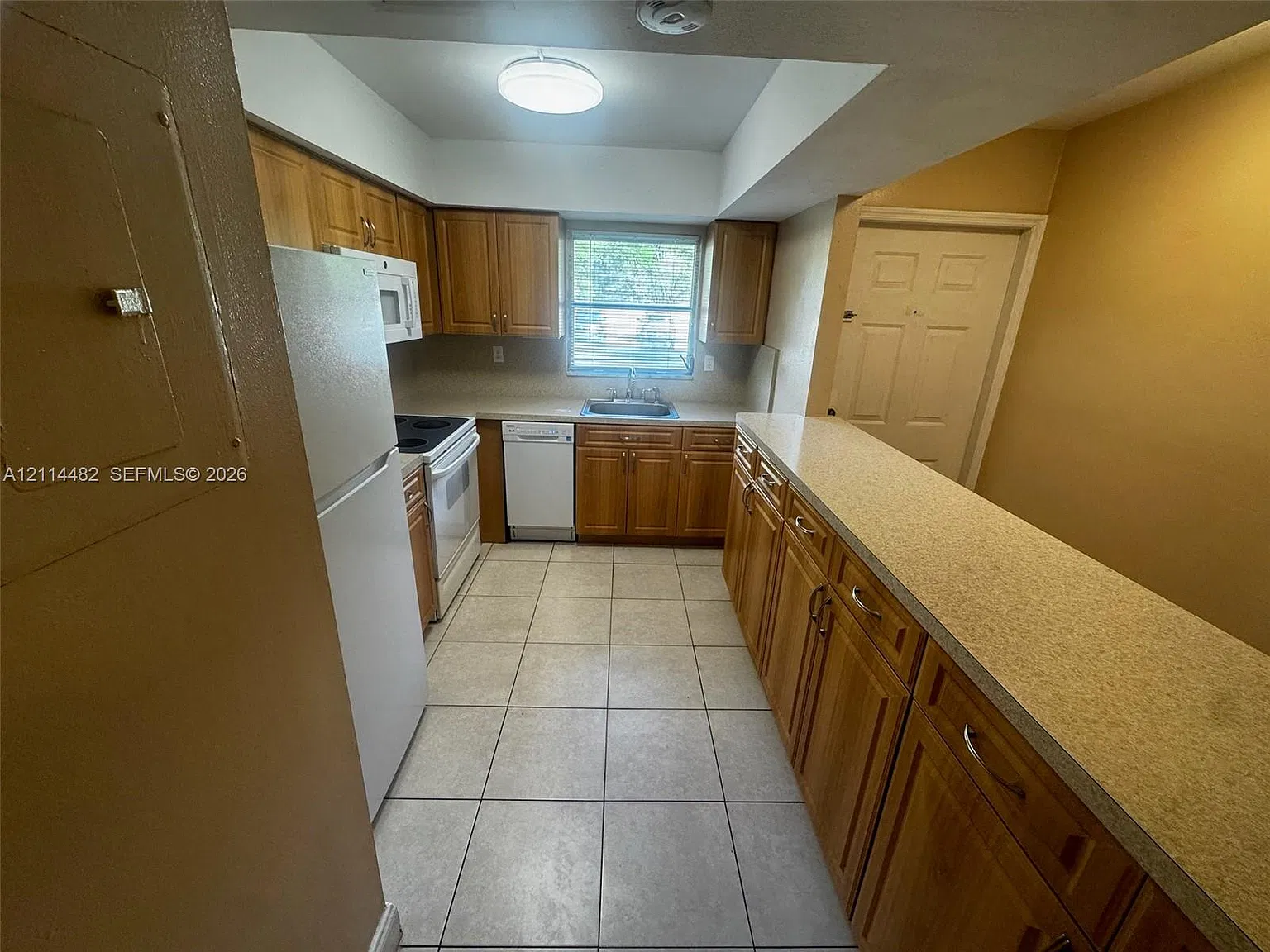 6111 SW 42nd Ct — Photo 3