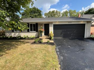40123 Buckingham Ct, Novi, MI 48375