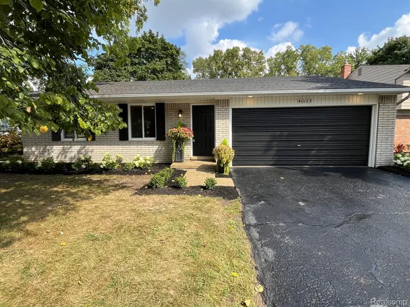 40123 Buckingham Ct, Novi, MI 48375
