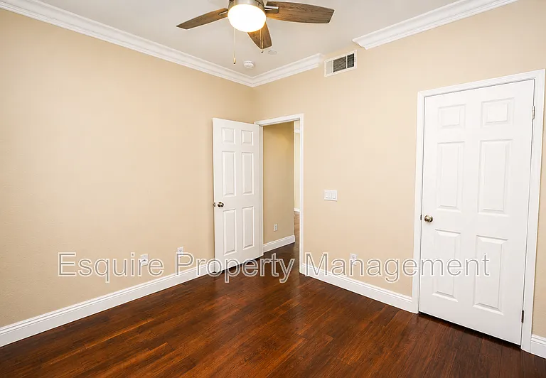 2337 Chapel Dr #9 — Photo 7