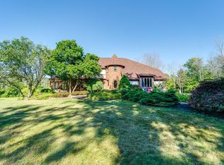 6 Mill Pond Ln, Greece, NY 14626