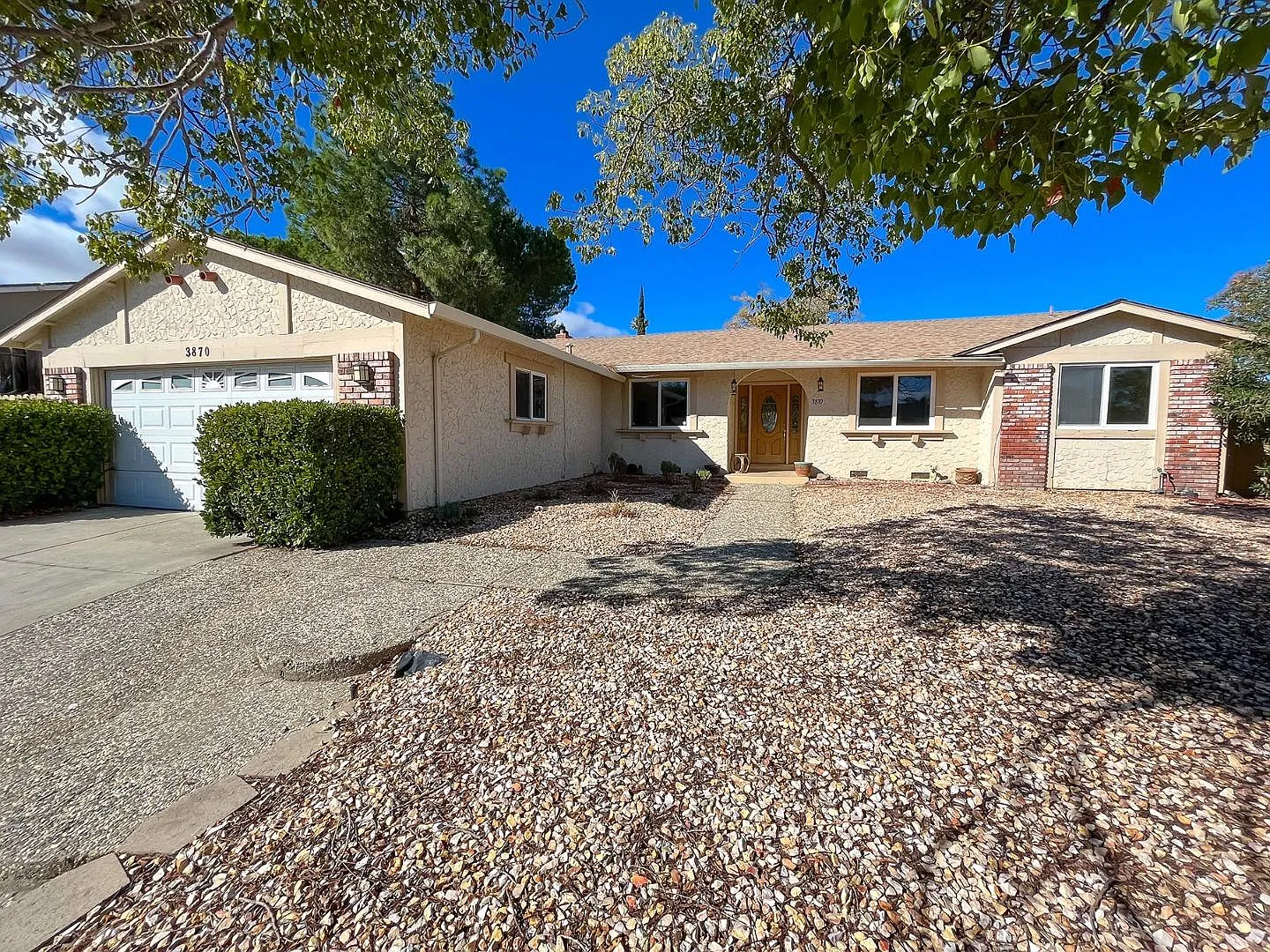 3870 Chatworth St photo 1