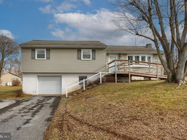 384 Eisenhower Rd, Palmyra, PA 17078