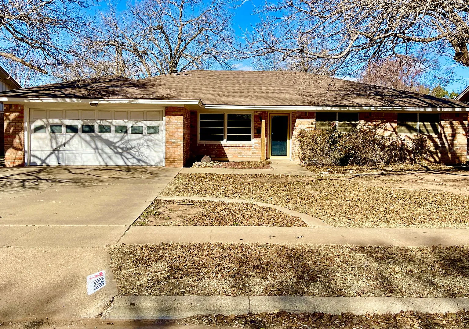 Gorgeous! Completely Remodeled 3/2/2 in Bayless with Washer/Dryer and Fridge! — Photo 1