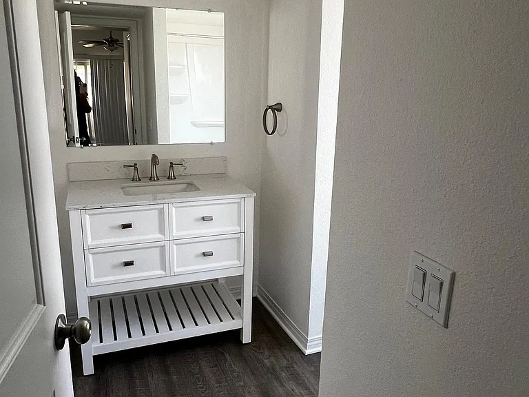 1380 E Washington Ave #40 — Photo 21
