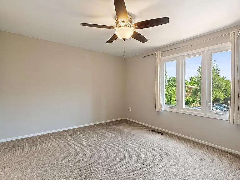 929 S Taylor St — Photo 14