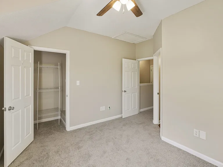 Latitude 30 Apartments — Photo 9