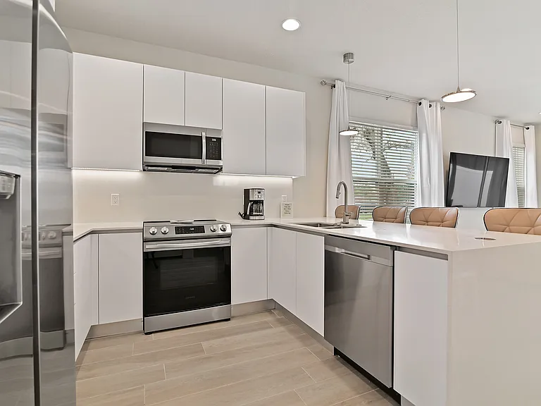 17130 Blessing Dr — Photo 3