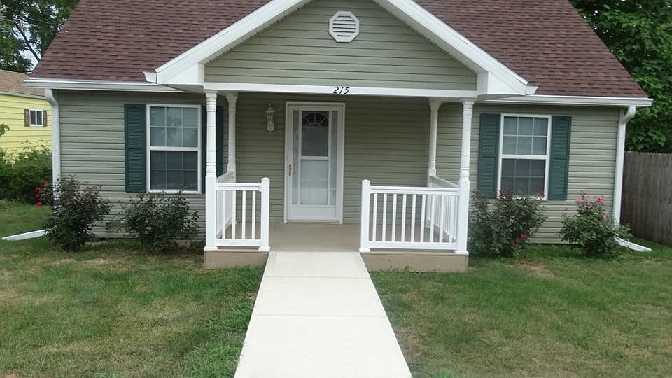 1st image of 215 Blackford Ave