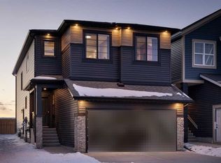 17 E Amblefield Vw NW, Calgary, AB T3P 2B9