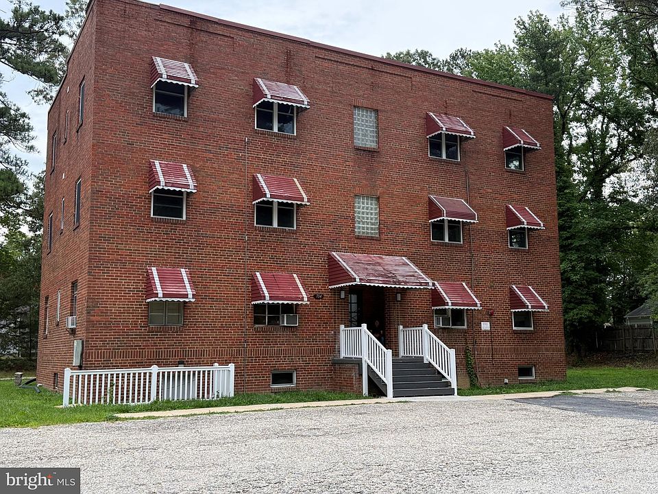 1st image of 704 Washington Ave #6