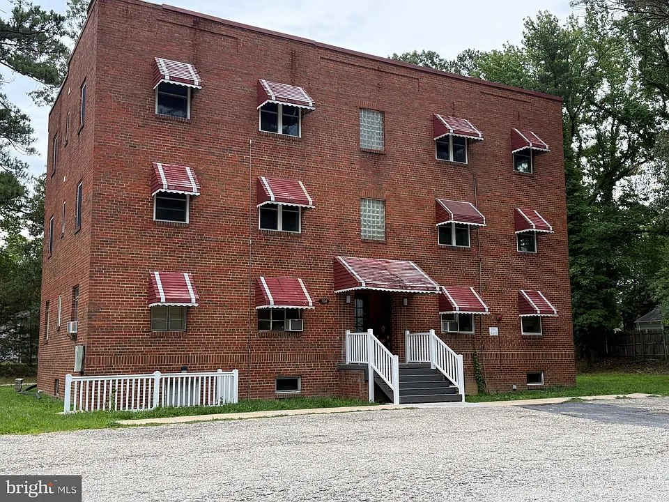 704 Washington Ave #6