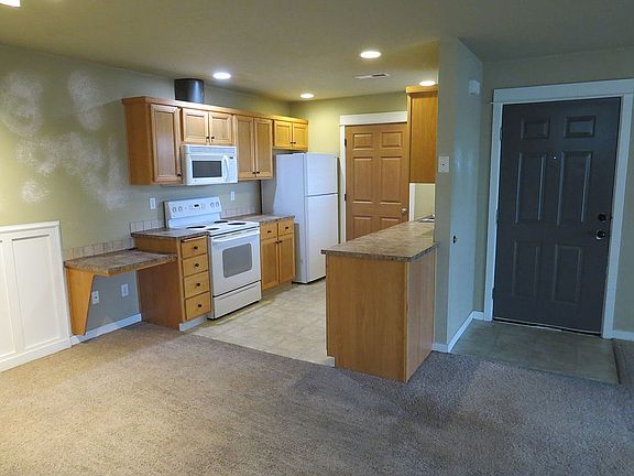 Front door & kitchen