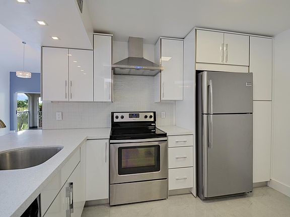 3rd image of 10015 NW 46th St #3014
